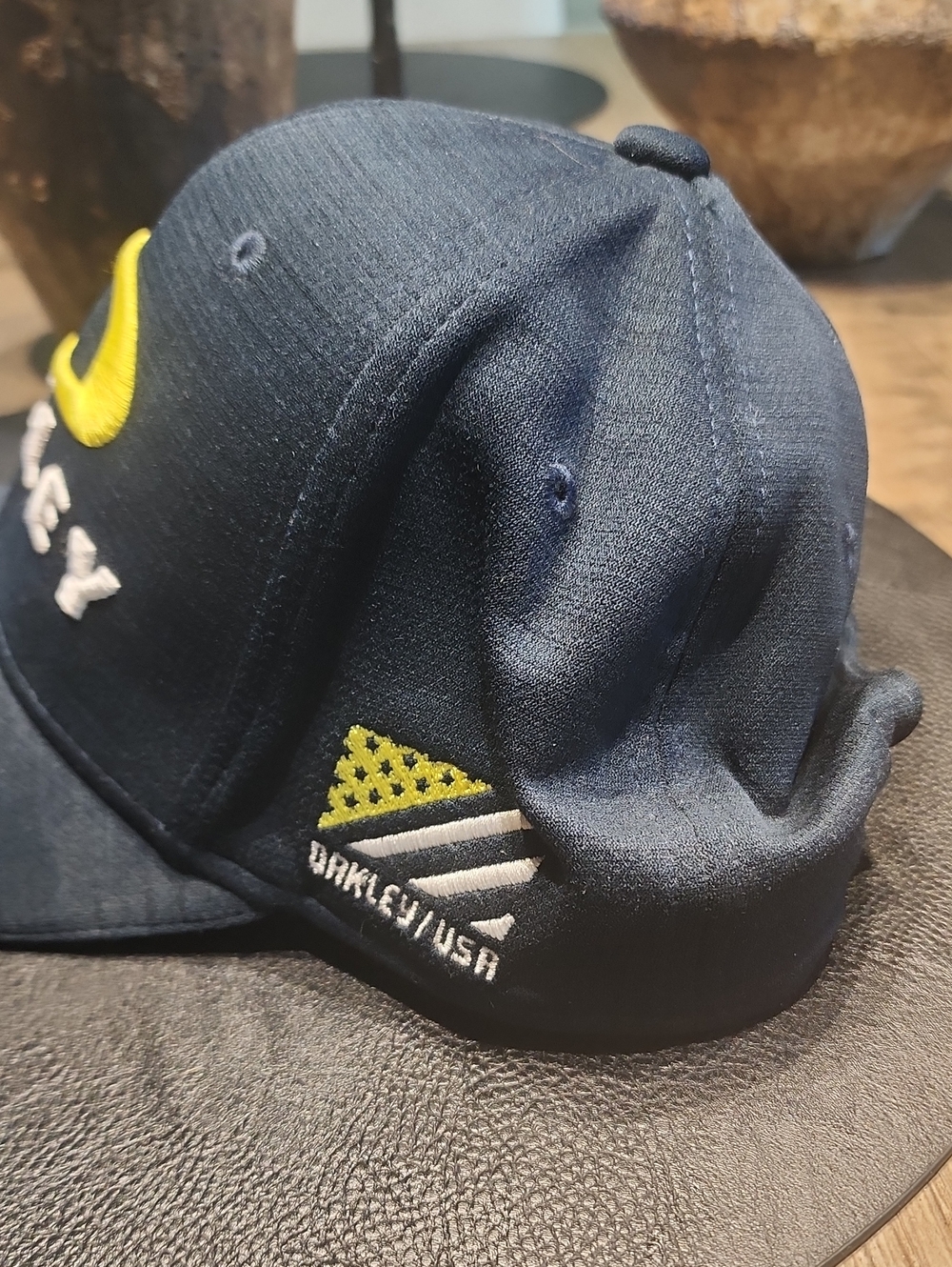 Oakley Black Cap with Yellow Logo - Picture 2 of 4